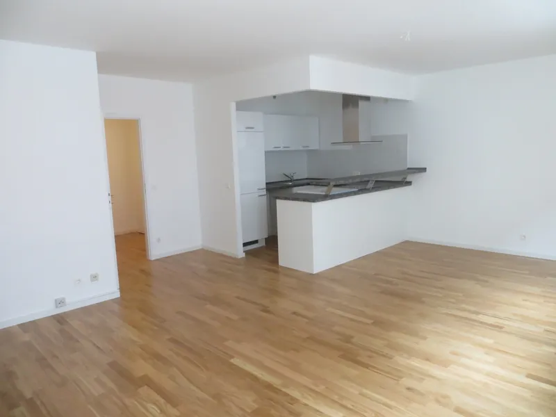 MITTE PUR! Schicke 2 Zimmer mit EBK direkt am Rosenthaler Platz — photo 1